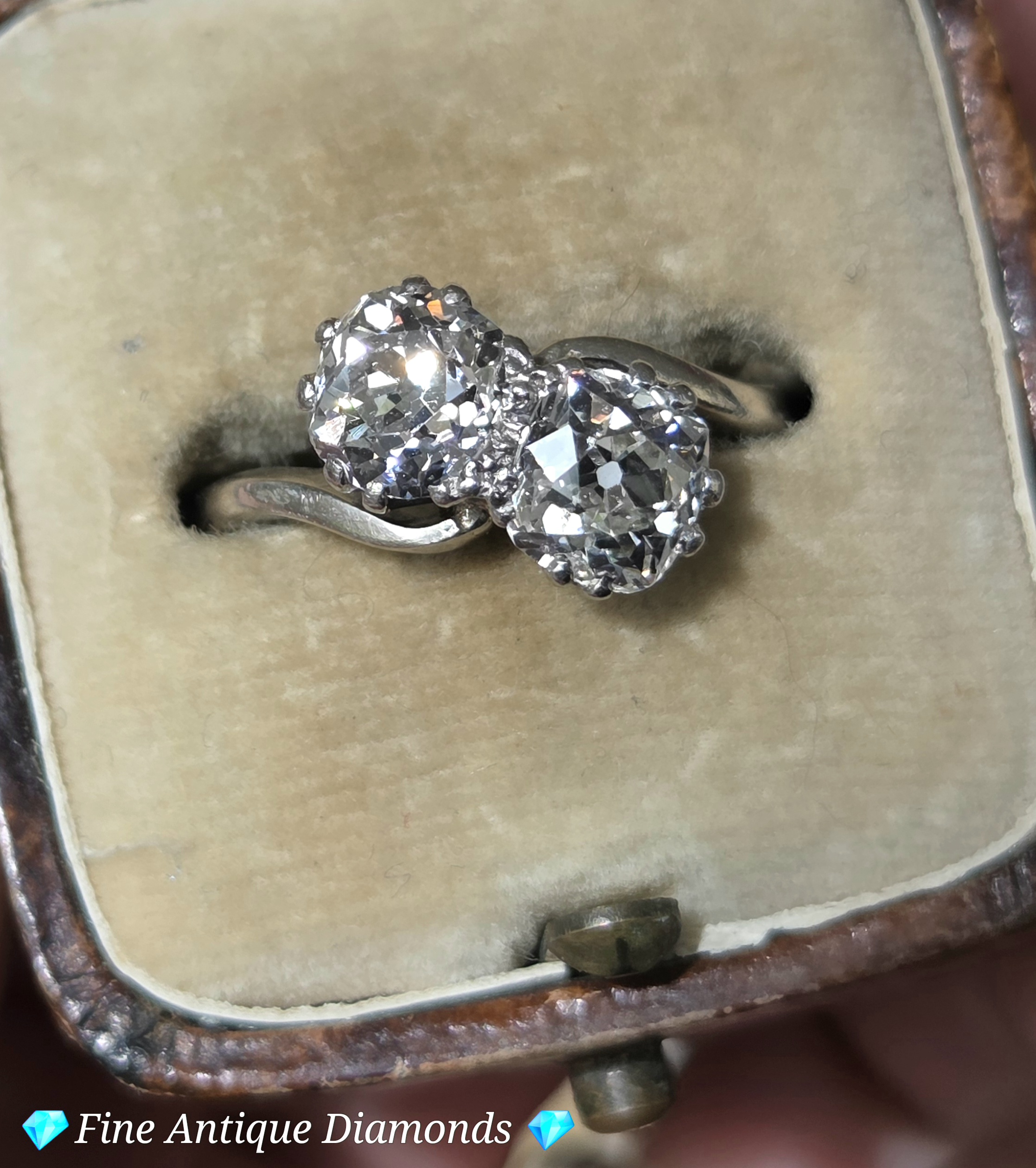 Top Class Old Mine cut diamond Toi et Moi Ring - Image 6