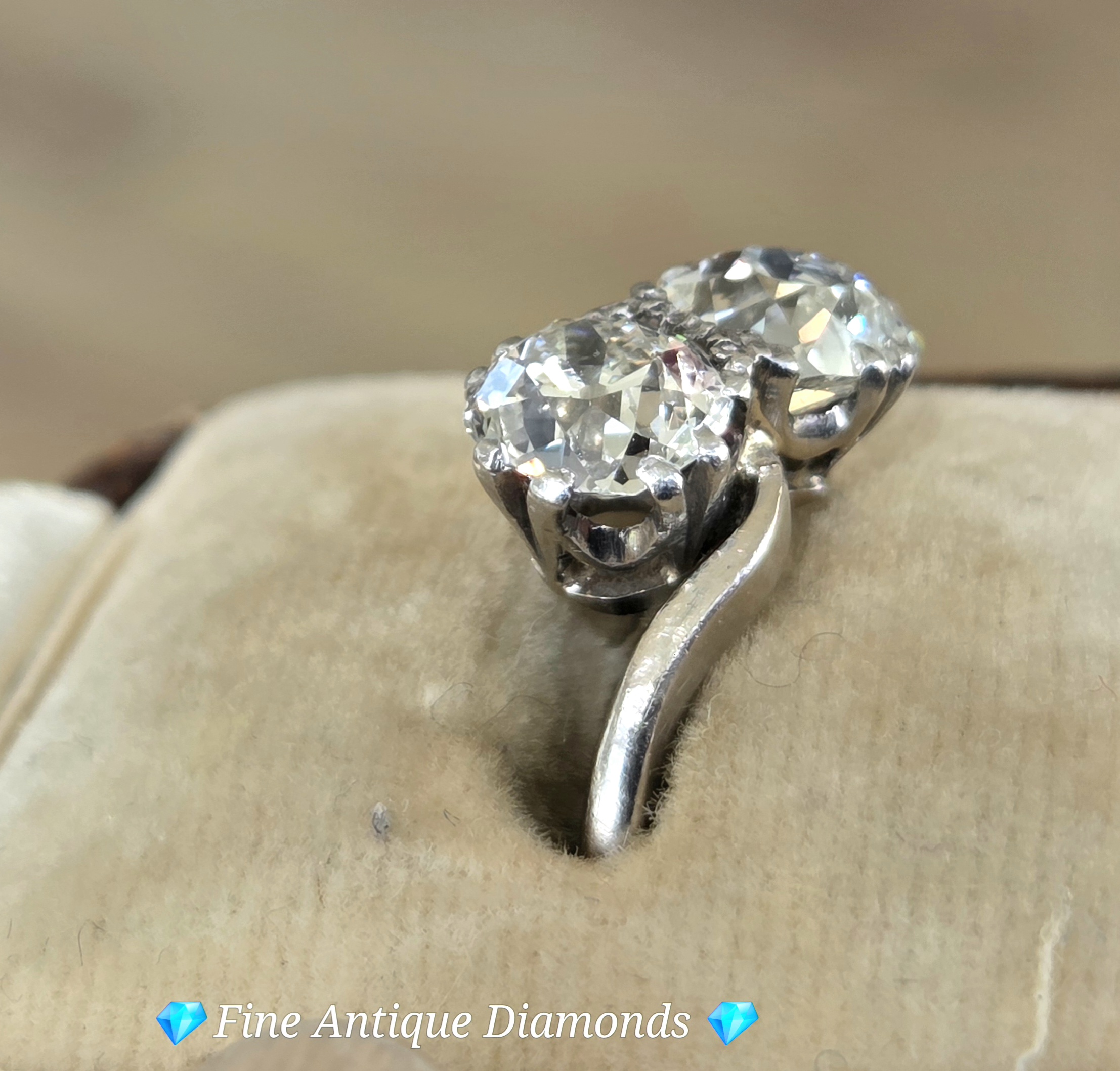 Top Class Old Mine cut diamond Toi et Moi Ring - Image 11