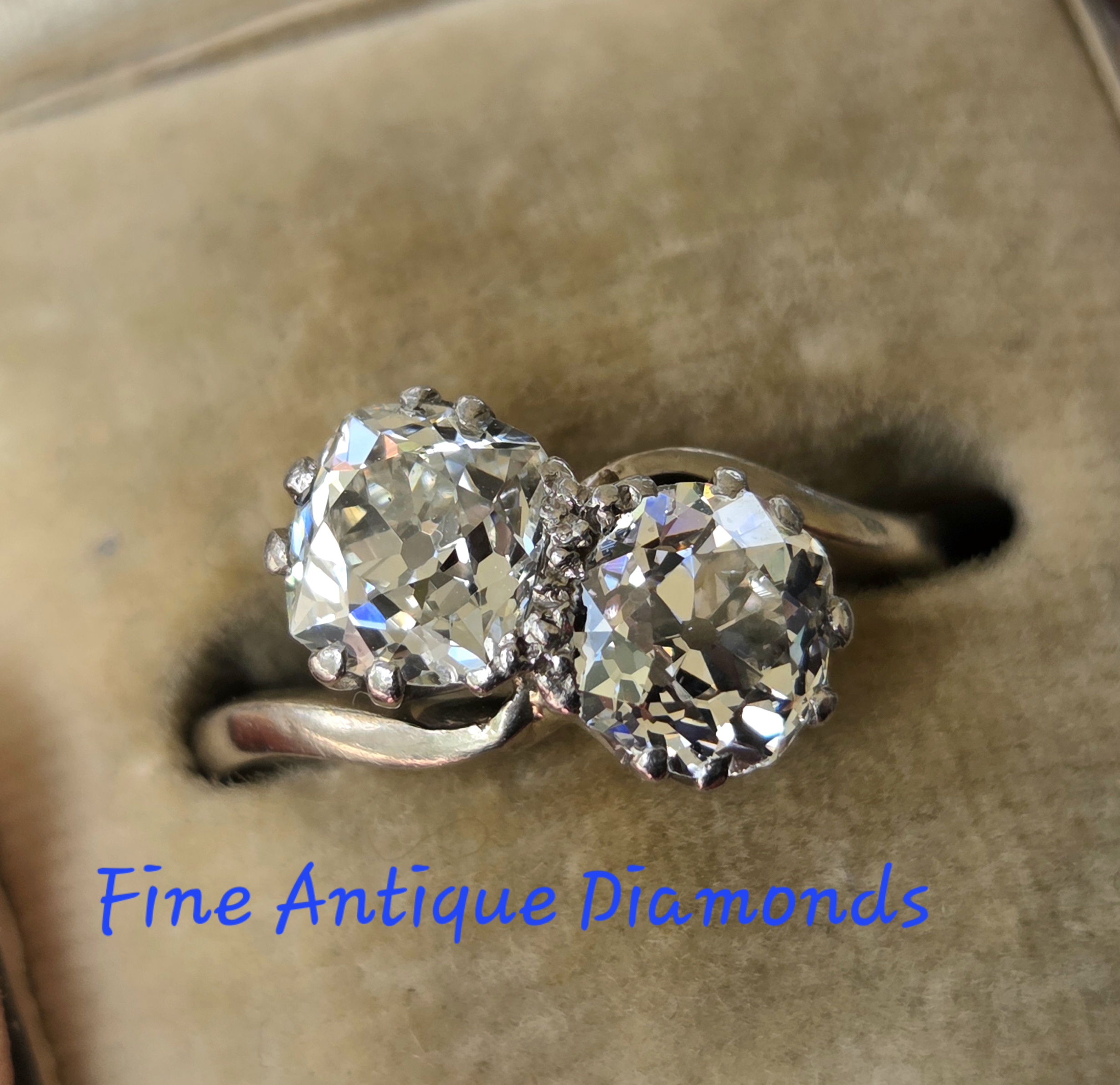Top Class Old Mine cut diamond Toi et Moi Ring