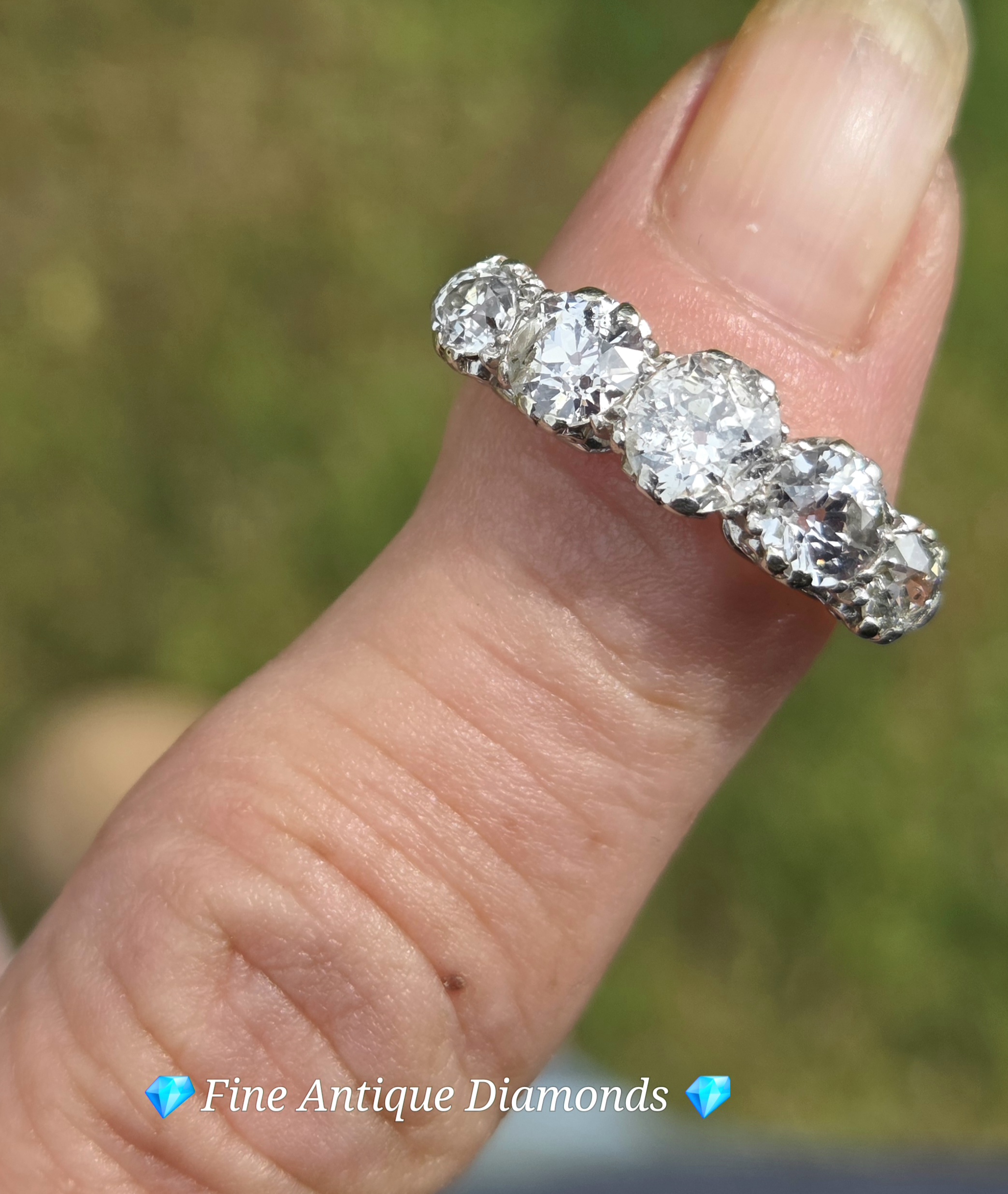 Huge Old cut diamind 5 stone/eternity ring - Image 6