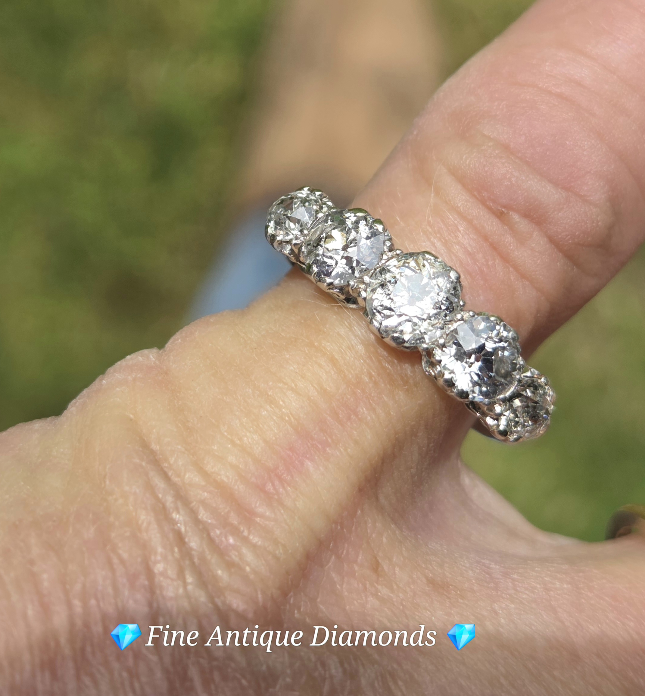 Huge Old cut diamind 5 stone/eternity ring - Image 4