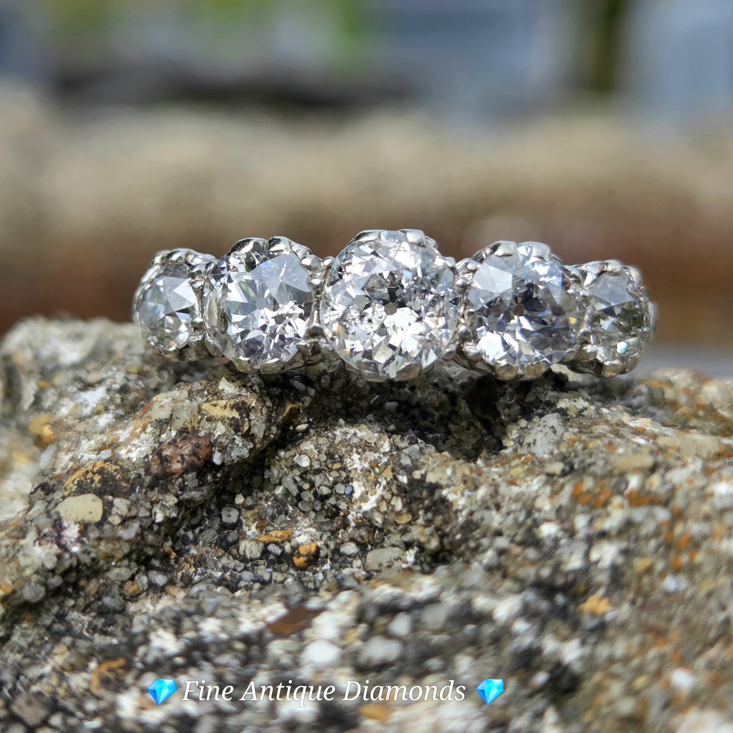 Huge Old cut diamind 5 stone/eternity ring - Image 2