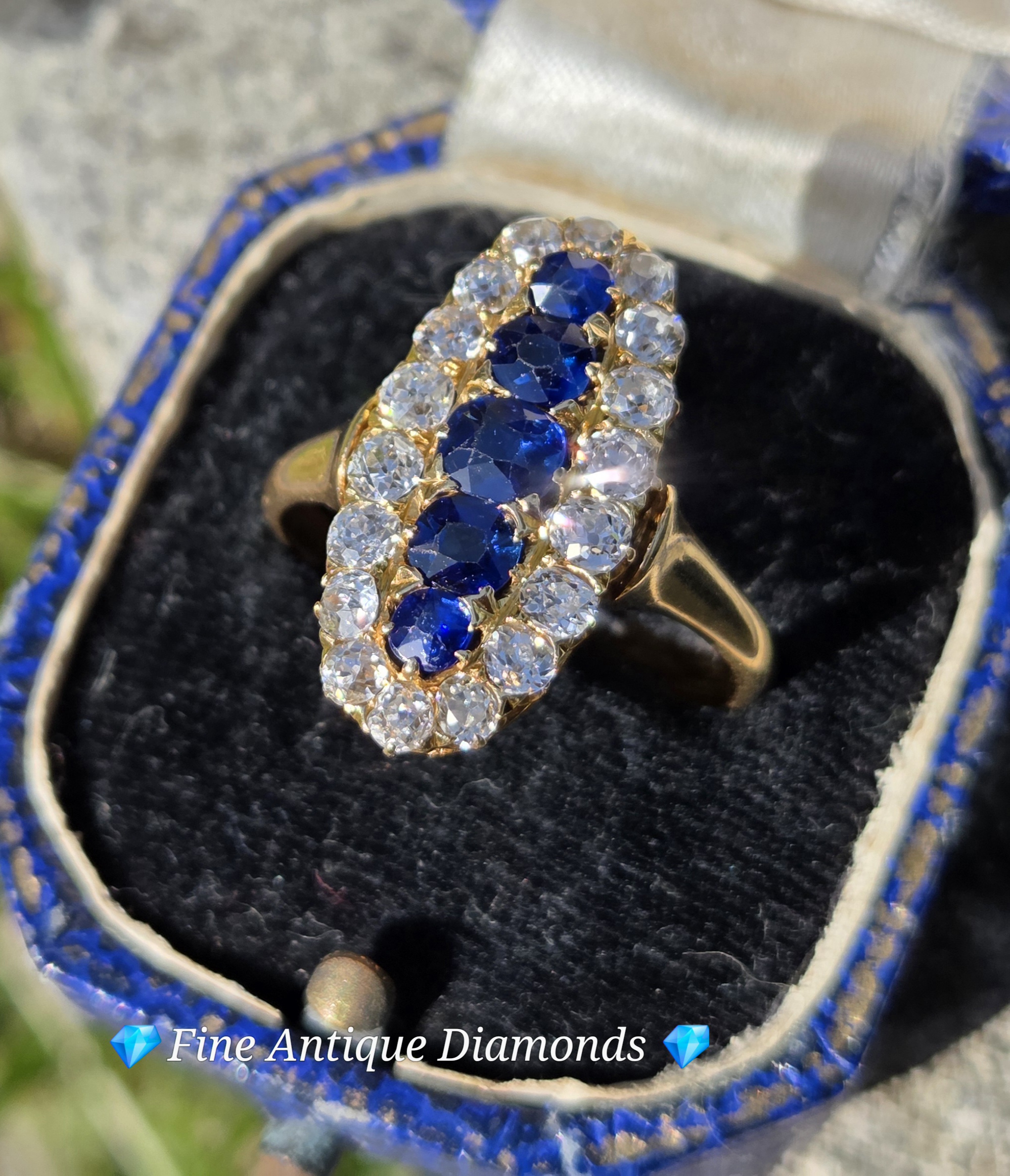 Exceptional Old cut Diamond & Sapphire ring - Image 10