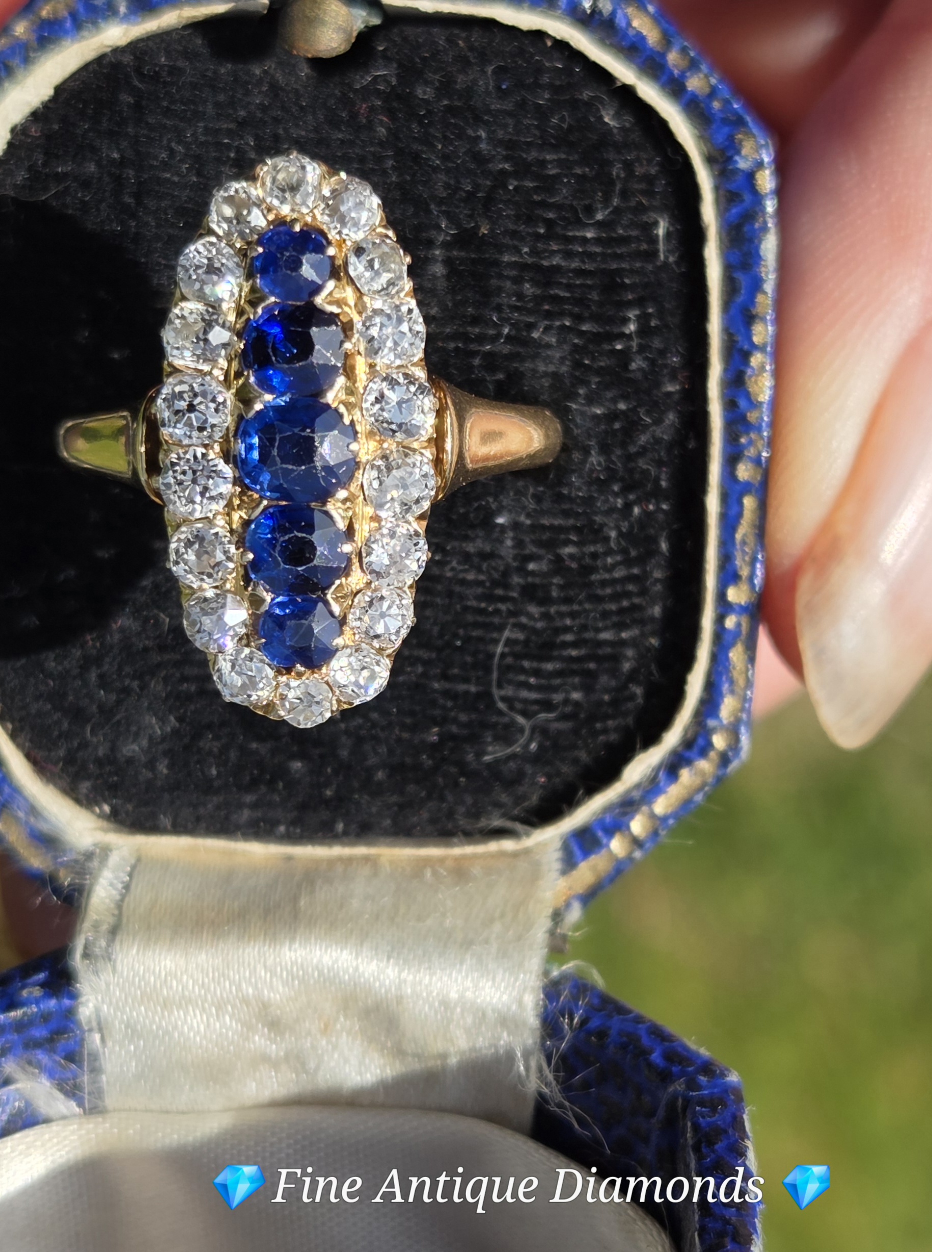 Exceptional Old cut Diamond & Sapphire ring - Image 3