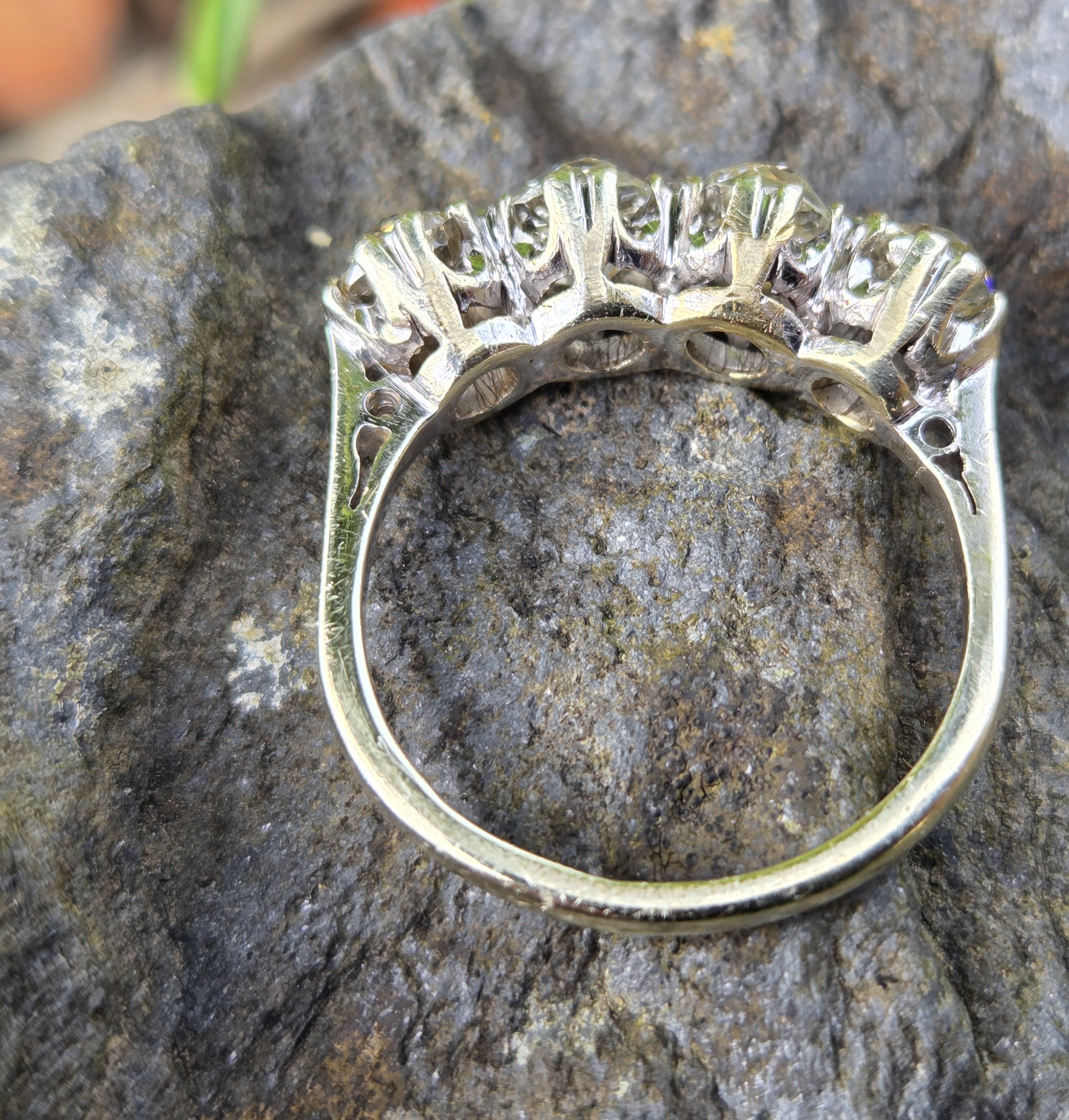 Rare Old Mine cut diamond 4 stone ring - Image 9