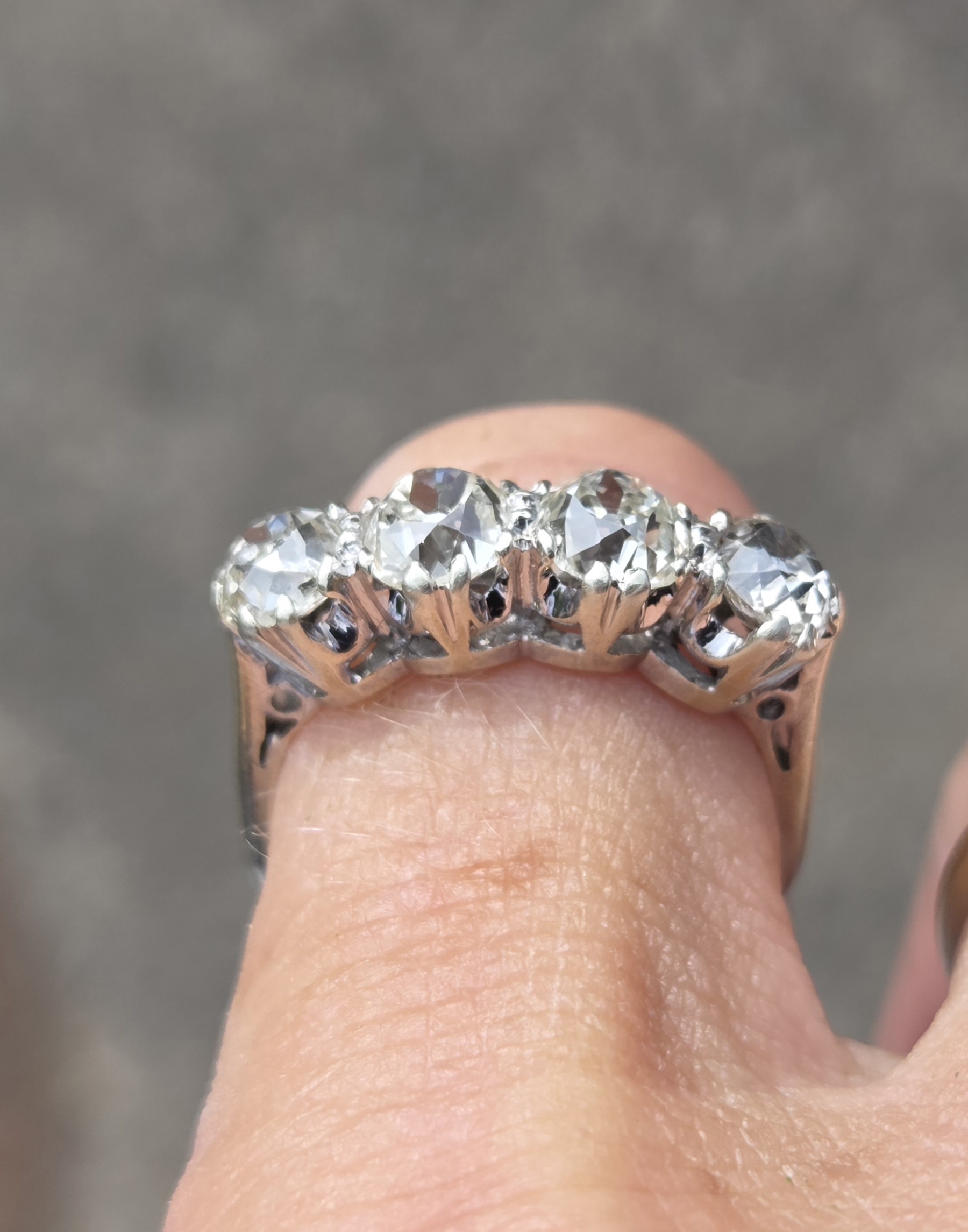 Rare Old Mine cut diamond 4 stone ring - Image 6