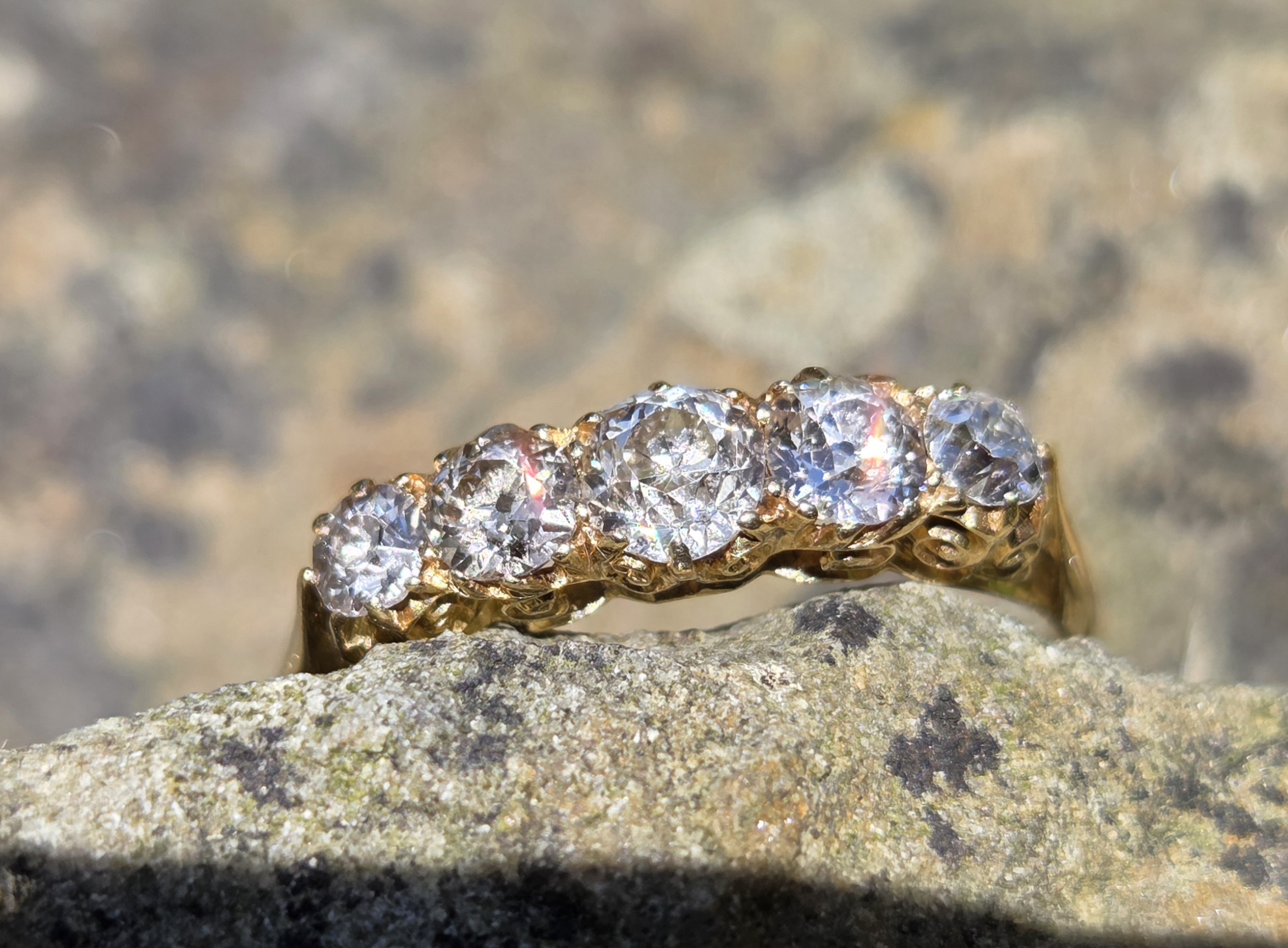 An old cut diamond 5 stone, full of fire! - Image 10