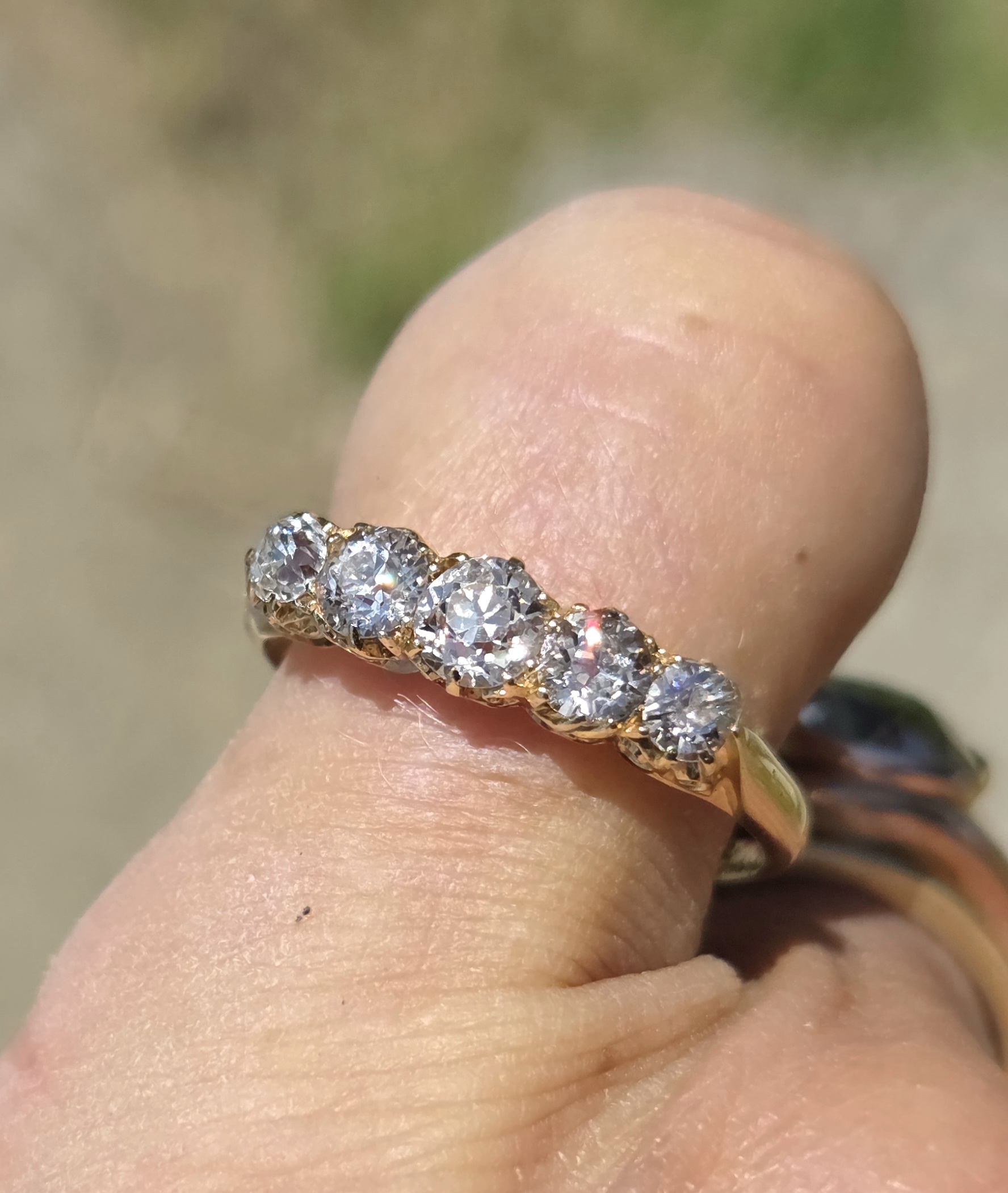 An old cut diamond 5 stone, full of fire! - Image 8