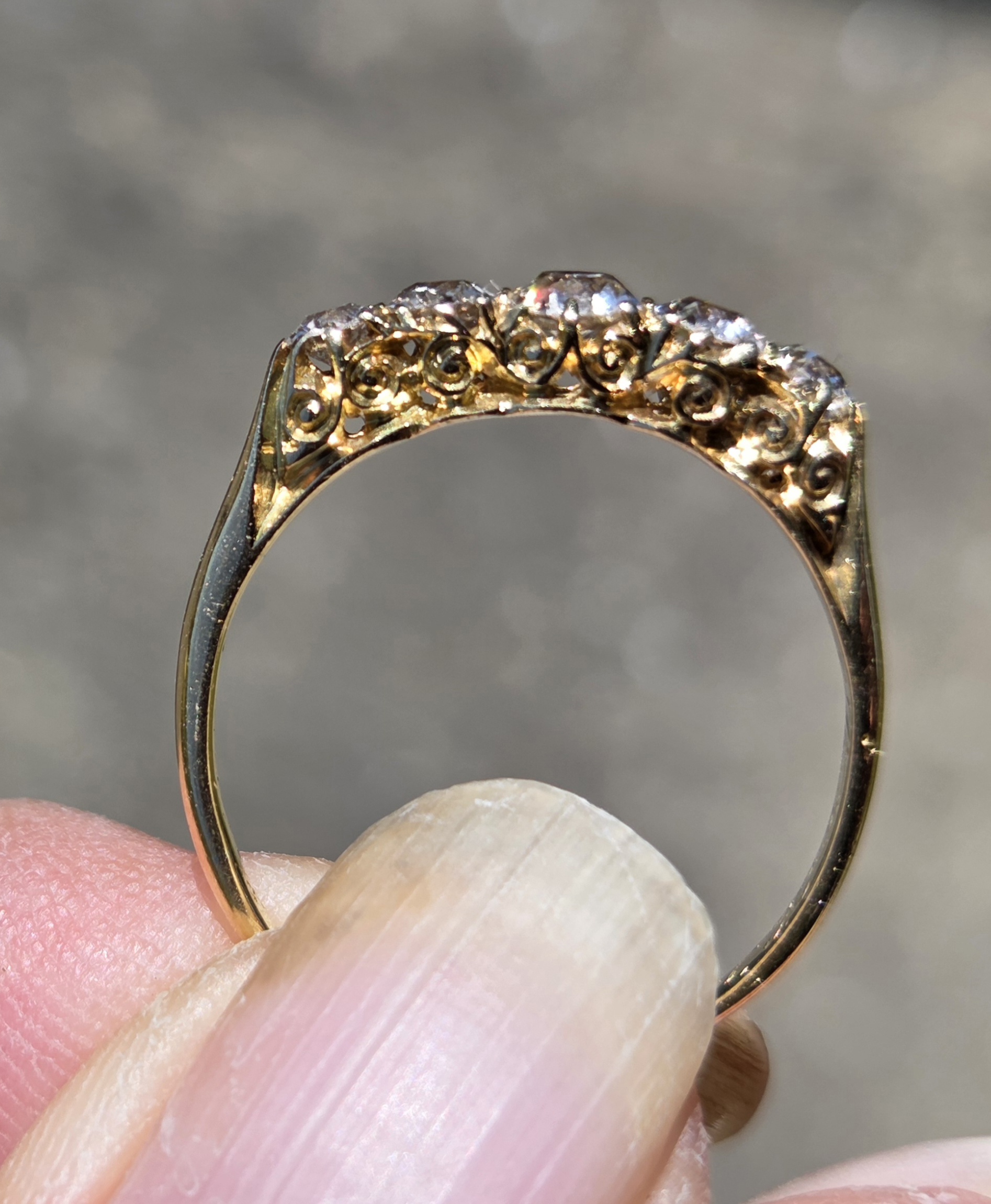 An old cut diamond 5 stone, full of fire! - Image 5