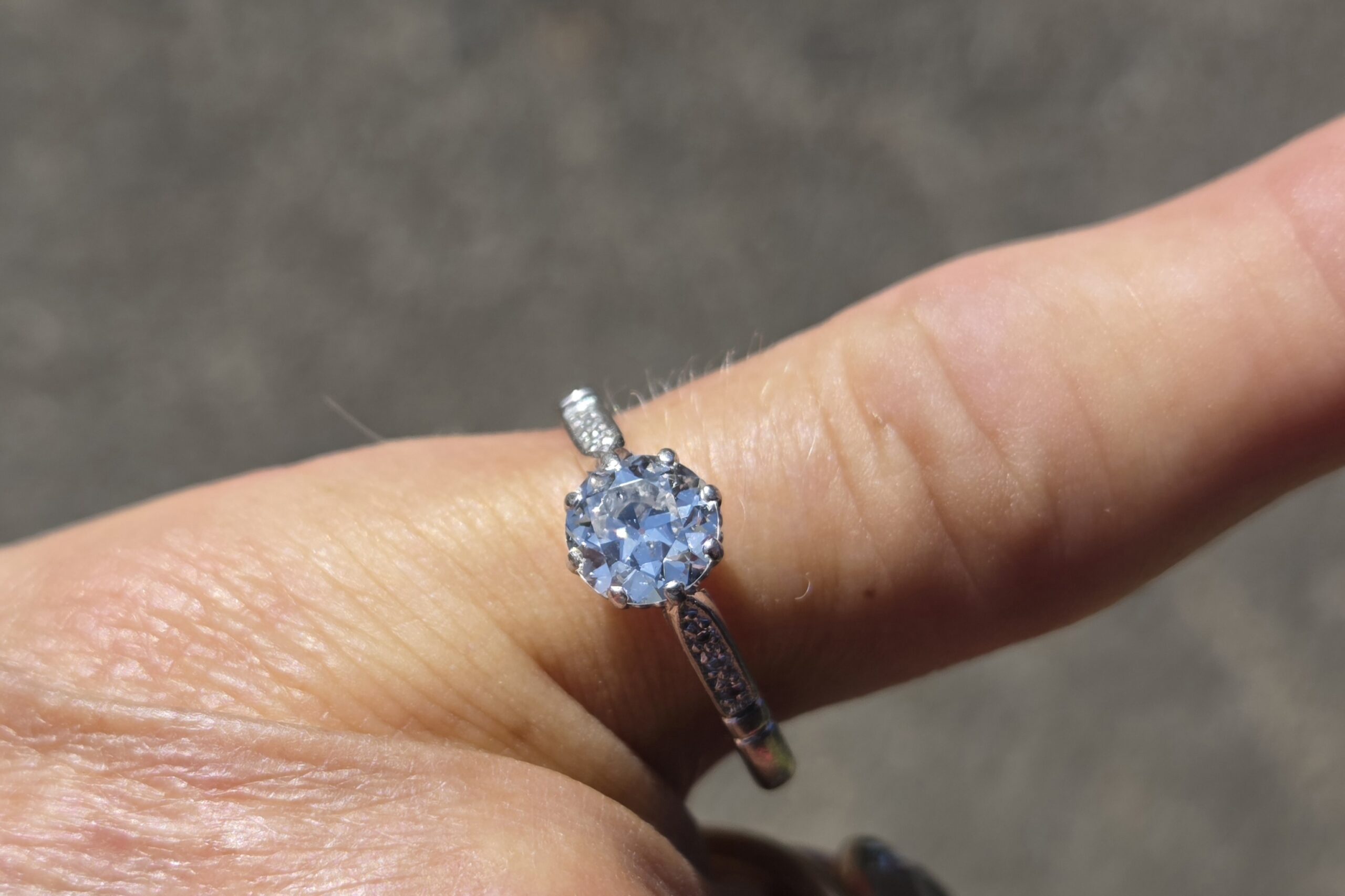 Pretty 1ct Old cut Diamond Solitaire - Image 5