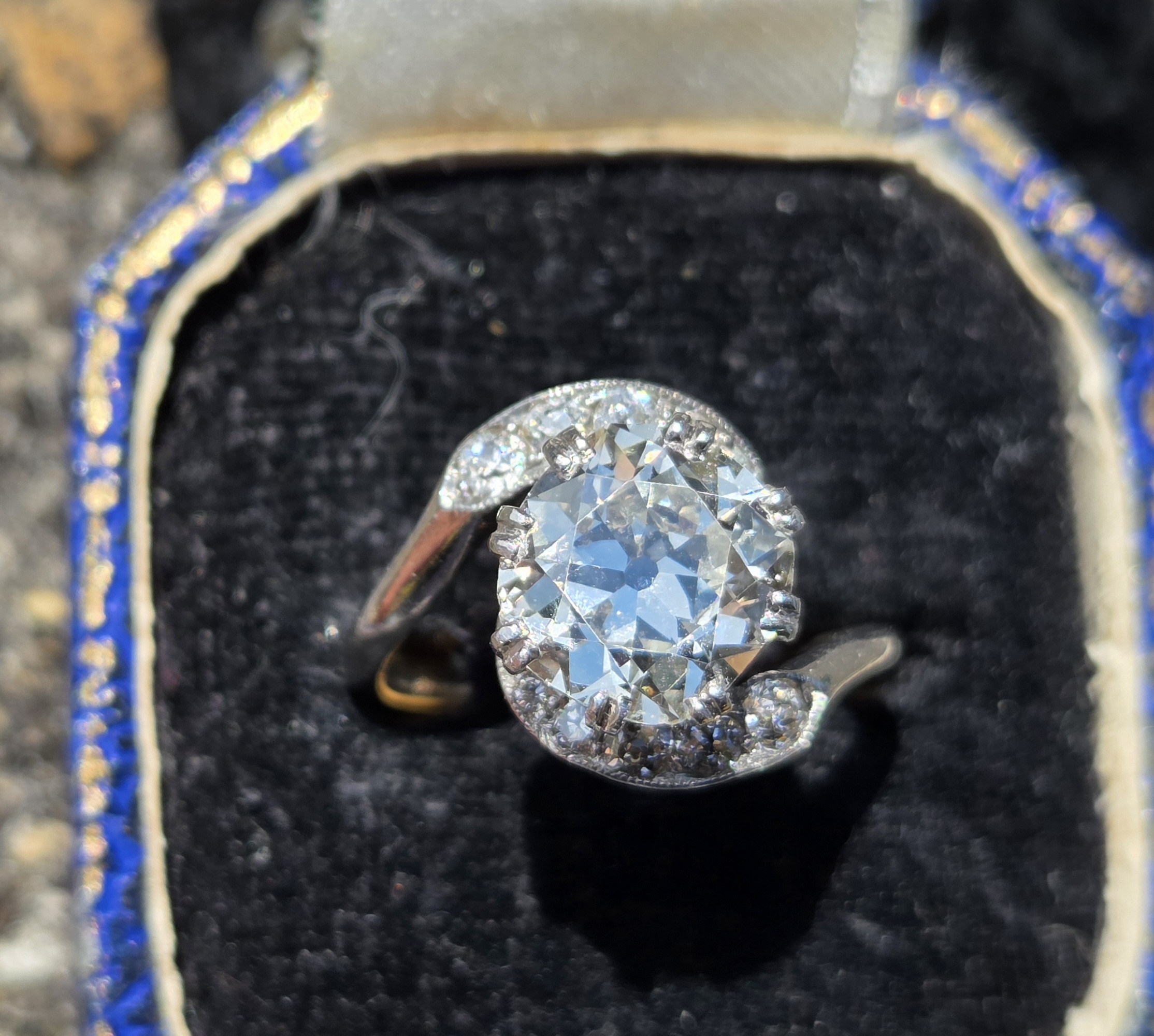 Fabulous 2ct + Old Mine cut solitaire - Image 3