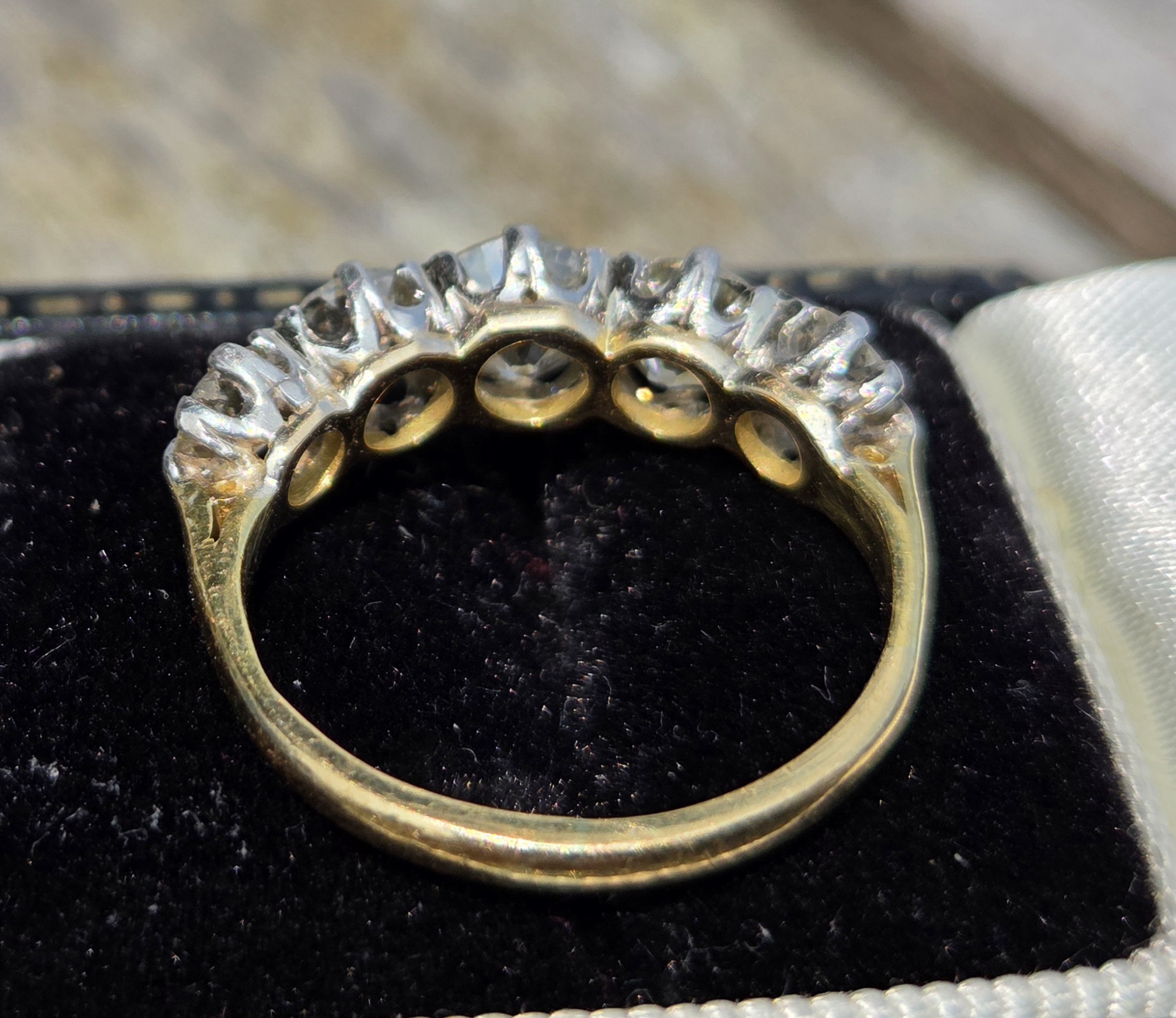 Top Quality Old cut Diamond 5 stone ring - Image 12
