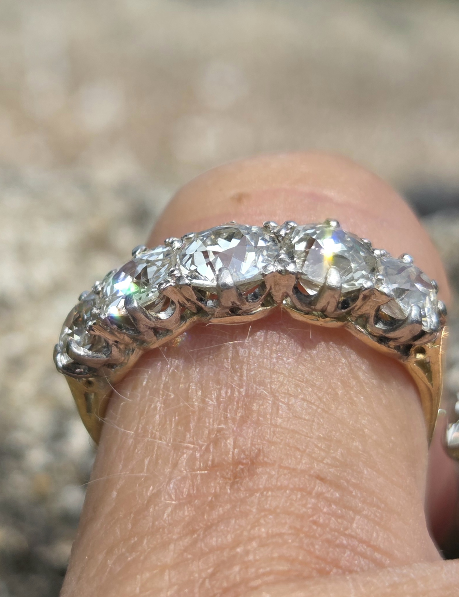 Top Quality Old cut Diamond 5 stone ring - Image 3