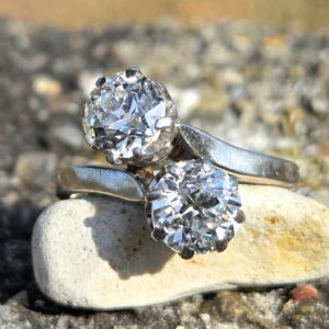 A very special Diamond Toi et Moi.