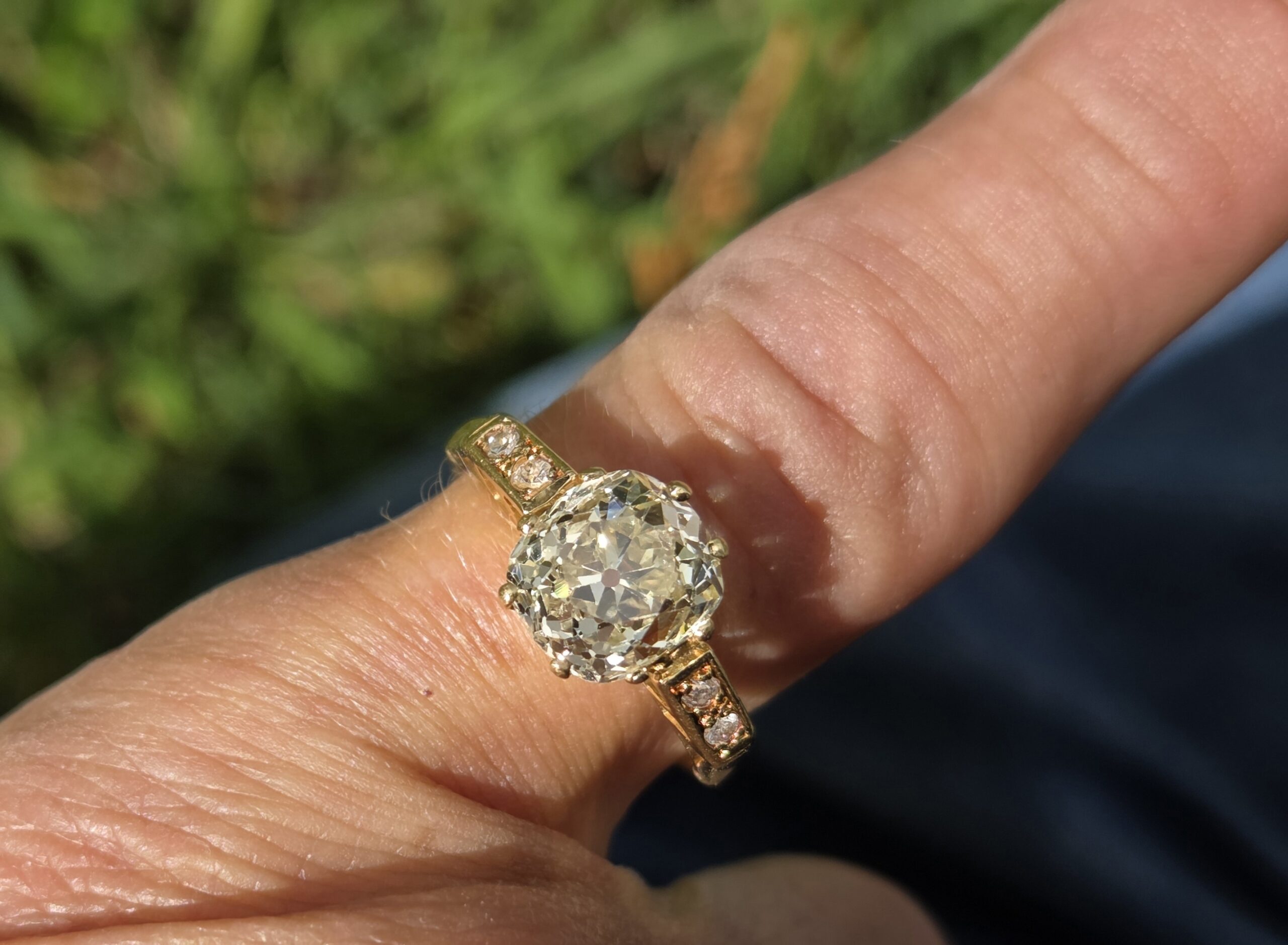 A Rare Original 2.26ct Old Mine cut Solitaire - Image 4