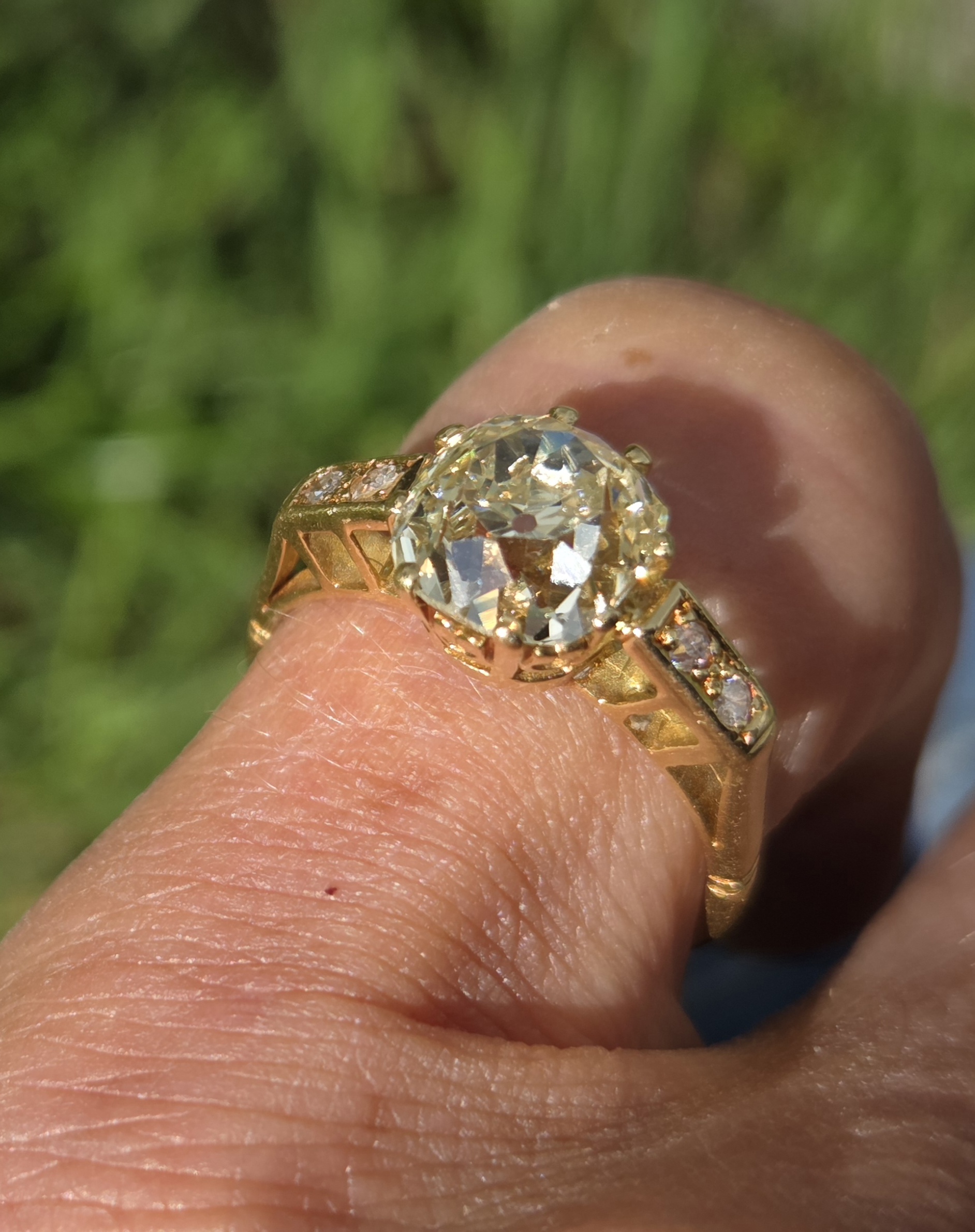 A Rare Original 2.26ct Old Mine cut Solitaire - Image 7