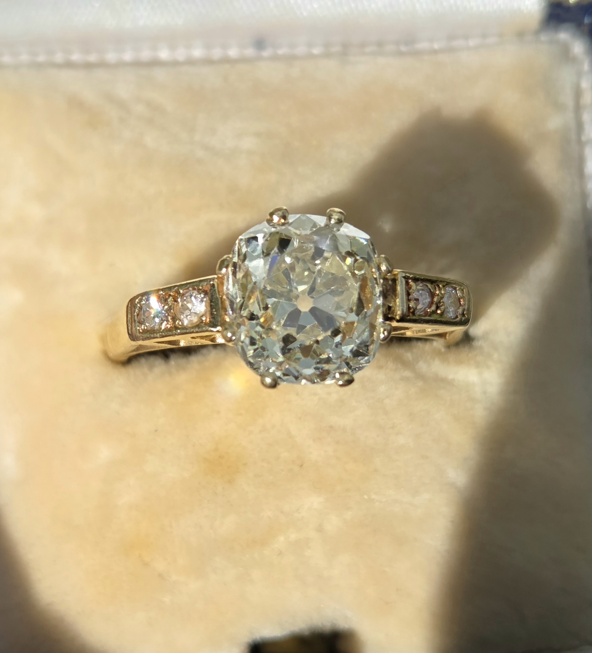 A Rare Original 2.26ct Old Mine cut Solitaire - Image 3